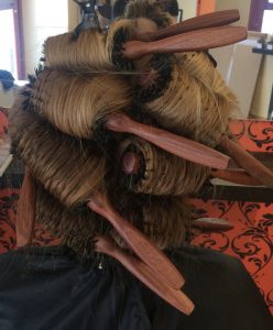 OPEN Hair & Beauty brushing szárítási technika, festett szőke haj Barcza Maximiliántól