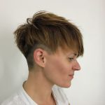 OPEN Hair & Beauty rövid női felnyírt festett haj Barcza Maximiliántól